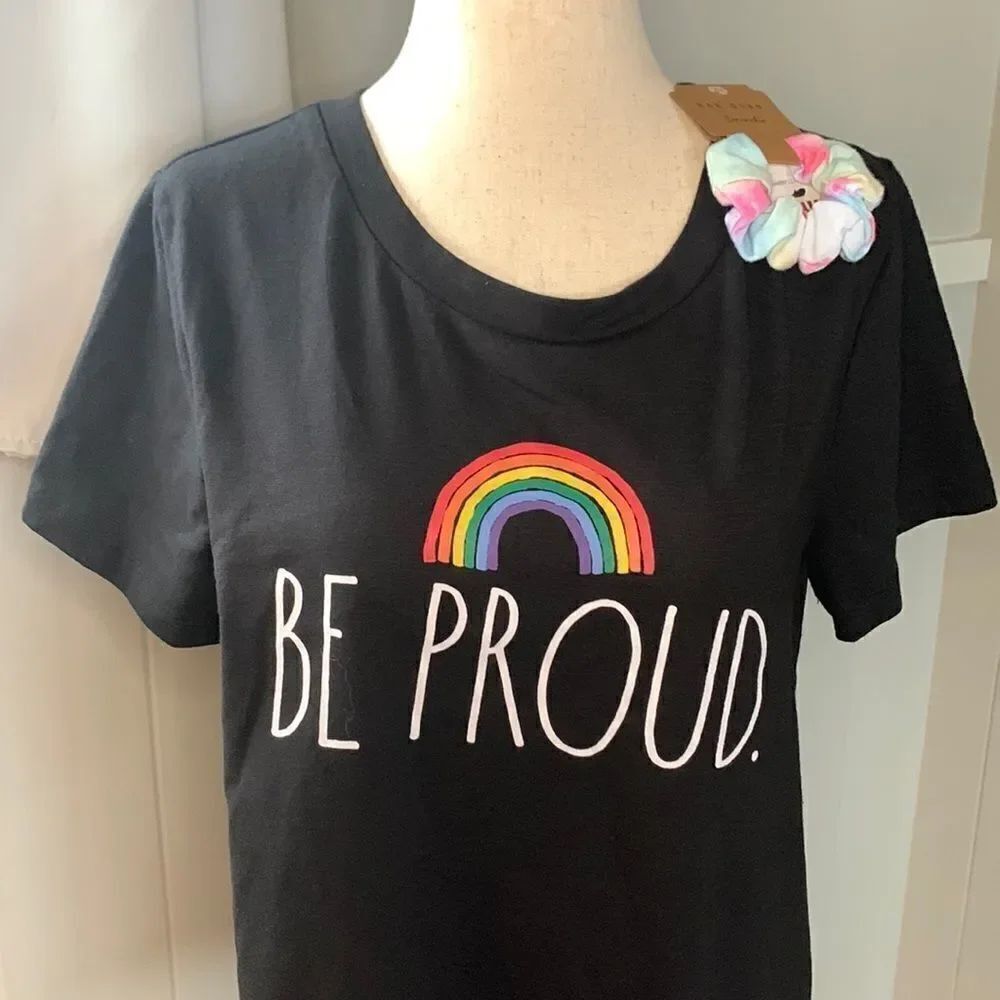 Rae Dunn black Pride tee shirt sz med